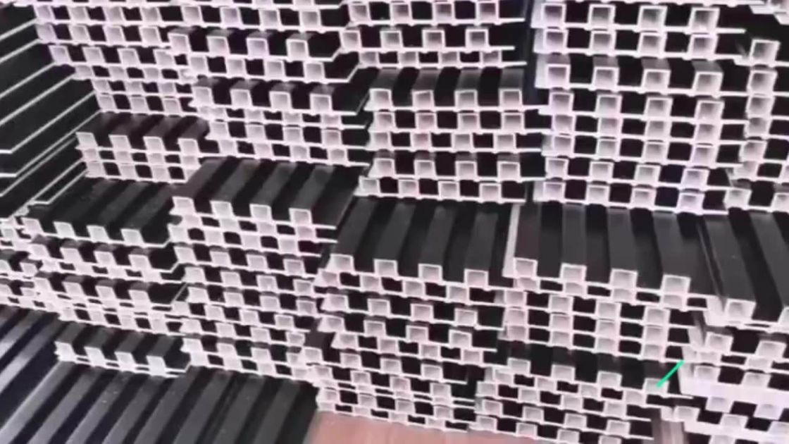 مقاومة للحريق B1 wpc ألواح التقسيم WPC لوحة الحائط الزخرفية شهادة ISO