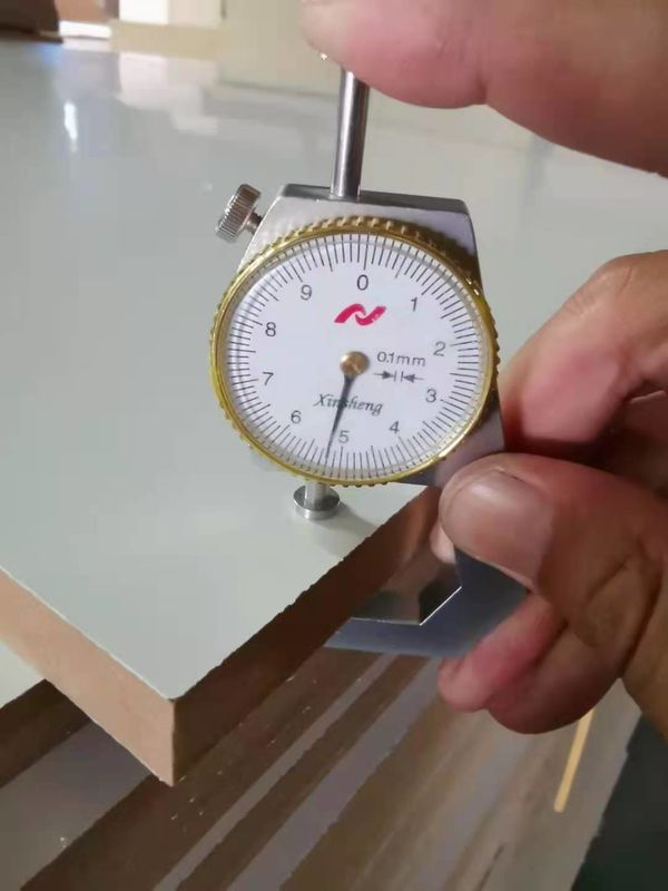 28 × 1160 × 2400mm إصلاح الخشب اللاصق 19 أو 21 Ply مضاد للنزلق