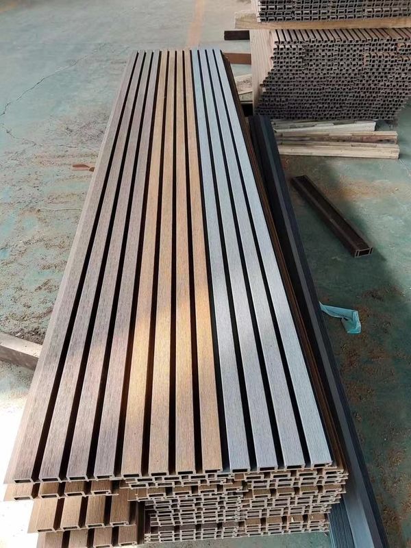 التغطية الخارجية الصوتية الصوتية خارجية البلاستيك المركب الحديقة الصلبة للماء خارجية الخروط الخشبية