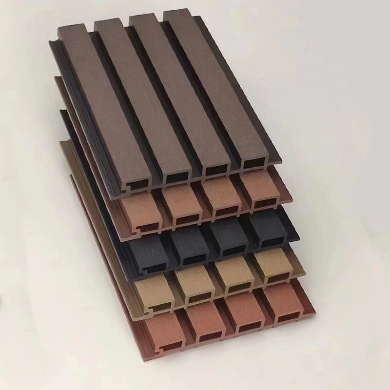جدار مجوف عالي الجودة الحاجز المزخرف الخشب البلاستيكي المركب Wpc غطاء لوحة الجدار الخارجية