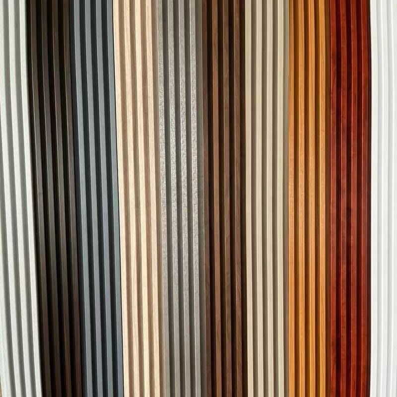 ألواح حائط WPC مقاومة للماء Pvc فيلم الخشب البلاستيك WPC سقف الشريط