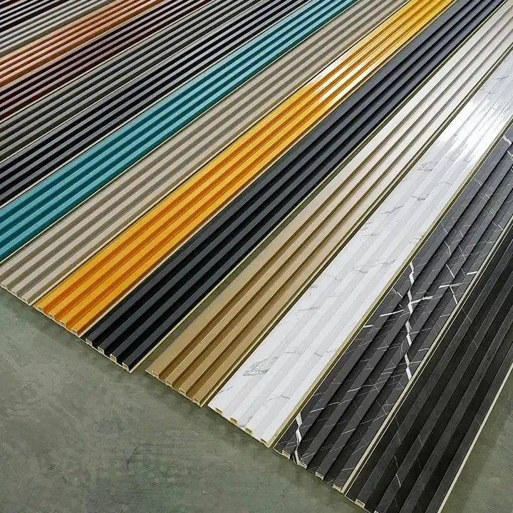 الجودة العالية الخشبية البلاستيكية المركبة الزخرفية الداخلية الديكور 3D مقاومة للماء Wpc الجدار الخارجي