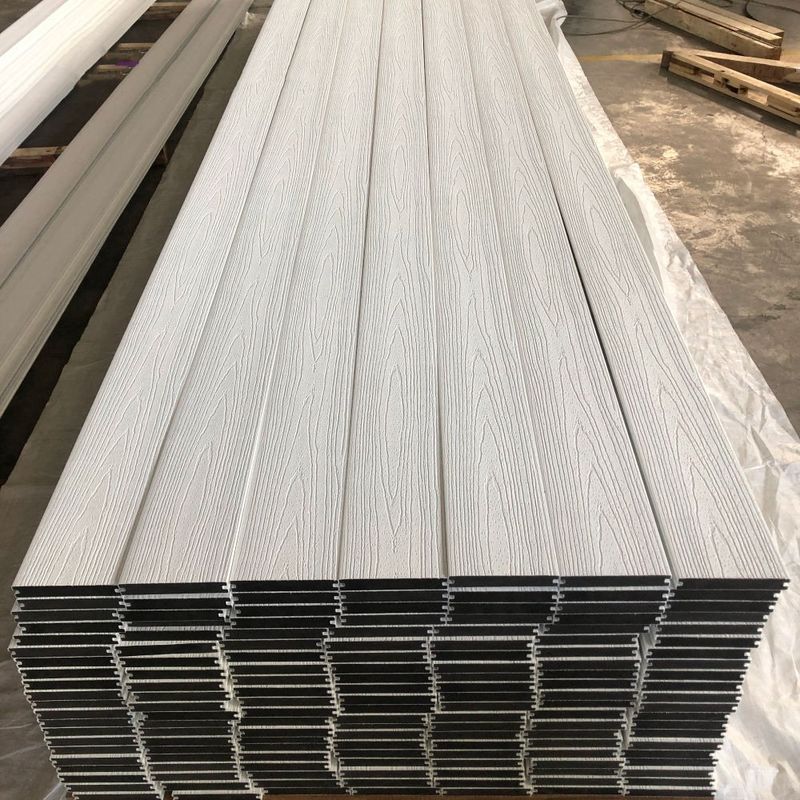 أوروبا التكبيس المضاد للماء أرضية الطابق WPC القشرة الطابق المركب الطابق الاستخدام الخارجي الخشب البلاستيك المجمع المفرشاة