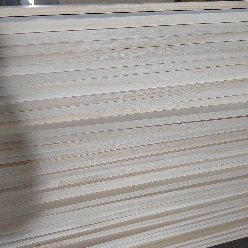 بولوفونيا الخشب الصلب الحافة اللصق لوحات للمفروشات محتوى الرطوبة 8%-12% تصميم متين