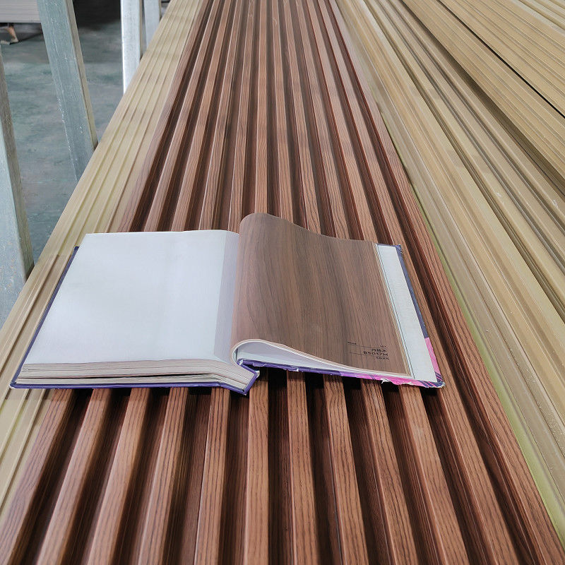 لوح لامبرين WPC للديكور لتغطية الجدران الداخلية في البيئات المنزلية