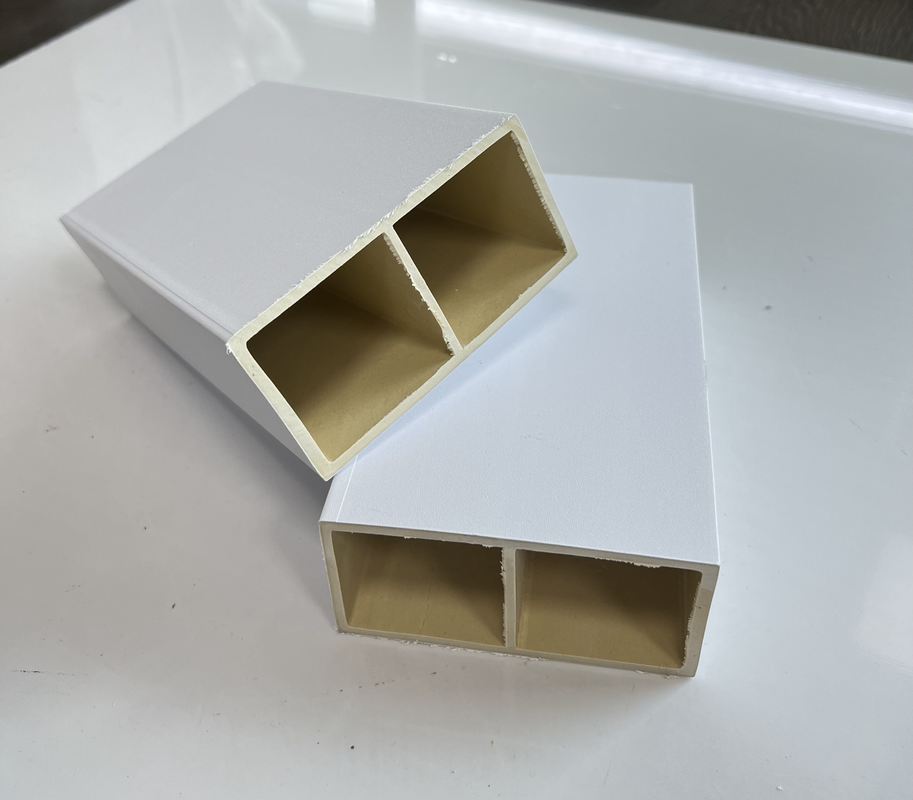 عمود أنابيب PVC مربع مجوف صديق للبيئة من الخشب والبلاستيك WPC لأنبوب التقسيم