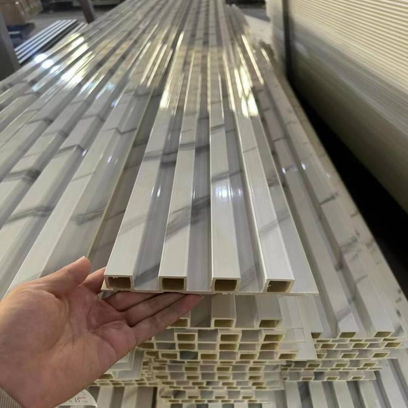 ألواح الحائط الخشبية البلاستيكية المركبة WPC للحمام الداخلي PVC بديل