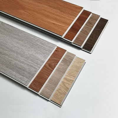 أرضيات فينيل SPC 4 مم 5 مم SPC فينيل مقاومة للحريق أرضيات فينيل SPC بلاستيكية PVC مقاومة للماء