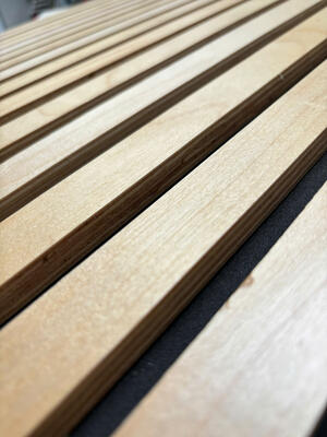 أسعار تنافسية لوحات الحائط الخشبية السطح لوحات الصوتية الخشبية للجدار المعطّل للصوت